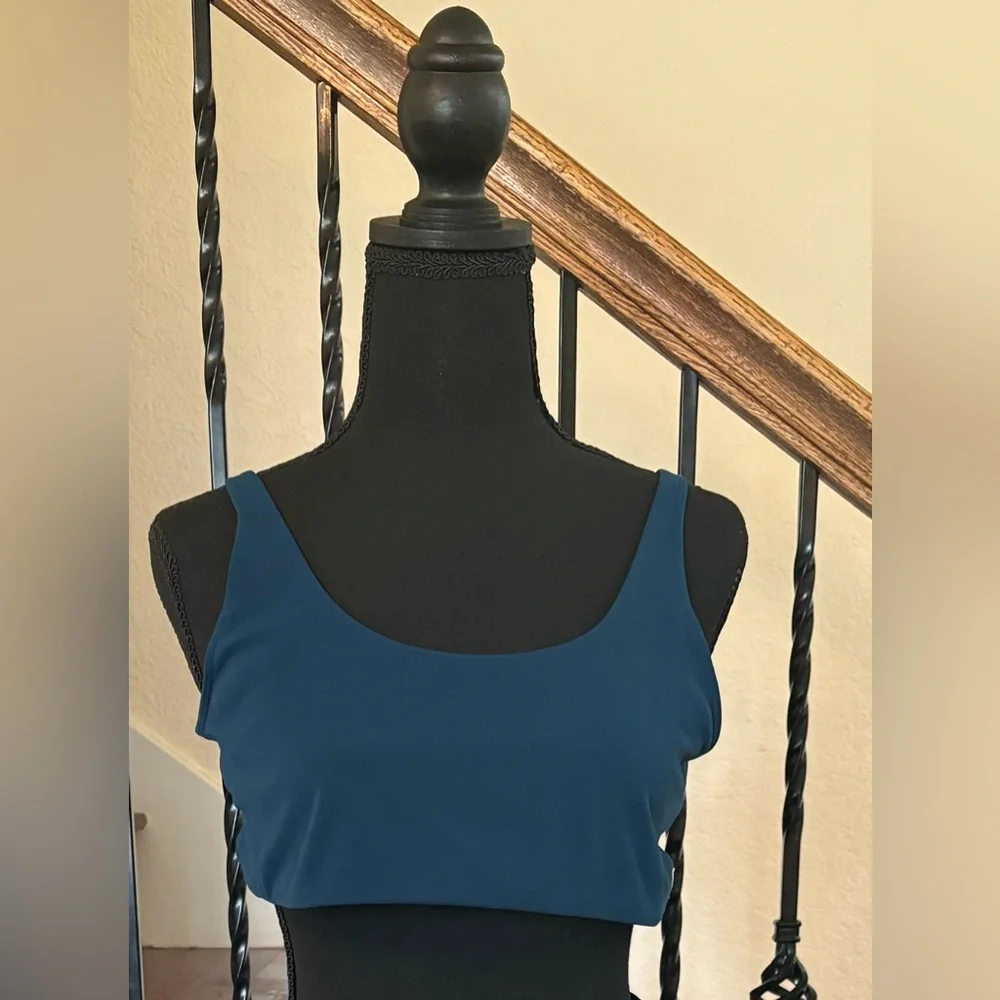 Vuori Sports Bra - Picture 2 of 7